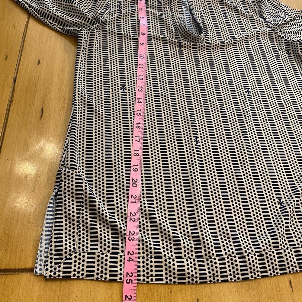 Tory Burch Women’s Black White Blouse Print Collar Poly Lightweight EUC size M - Picture 12 of 15
